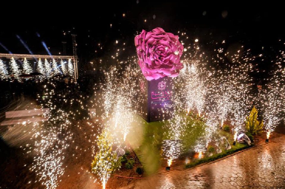 زمان مراسم گلاب گیری